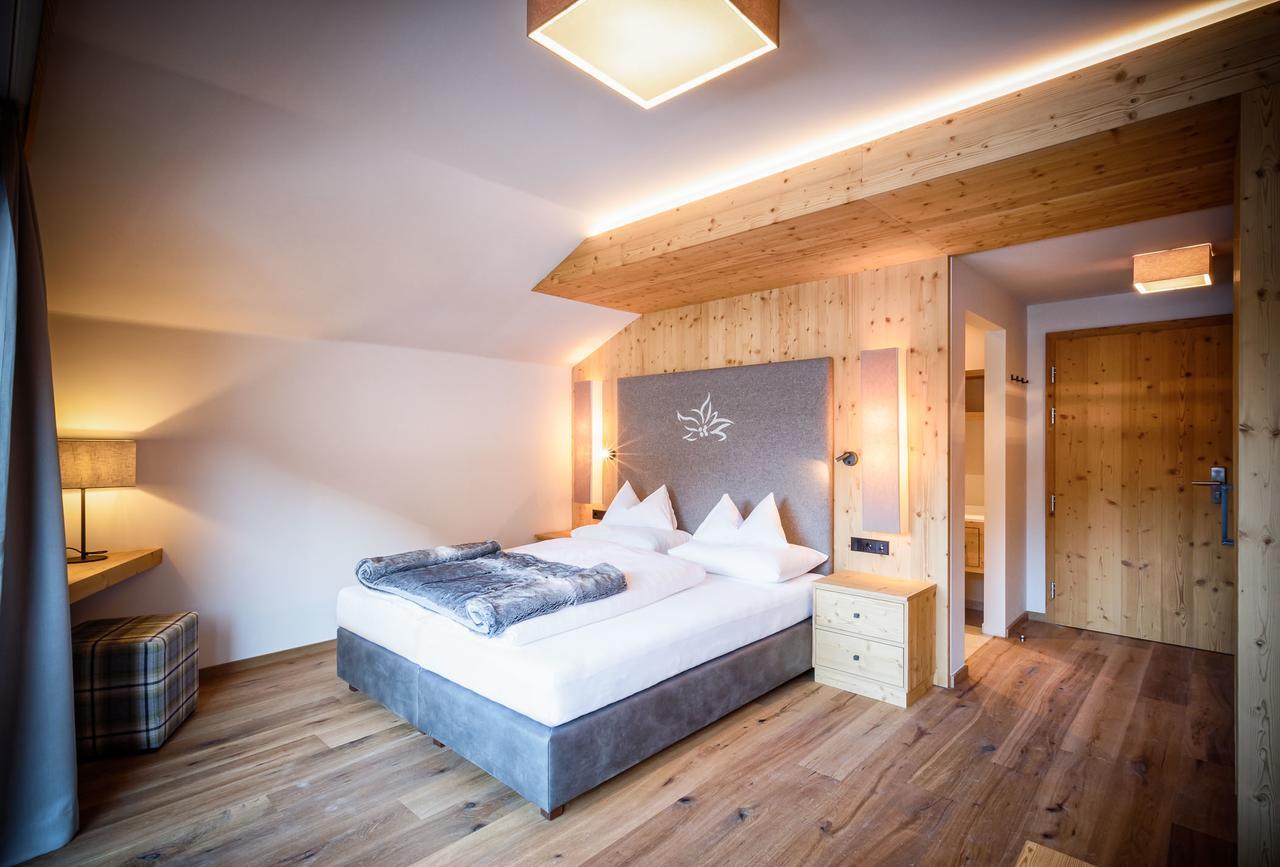Hotel & Chalets Edelweiss Madonna  Εξωτερικό φωτογραφία