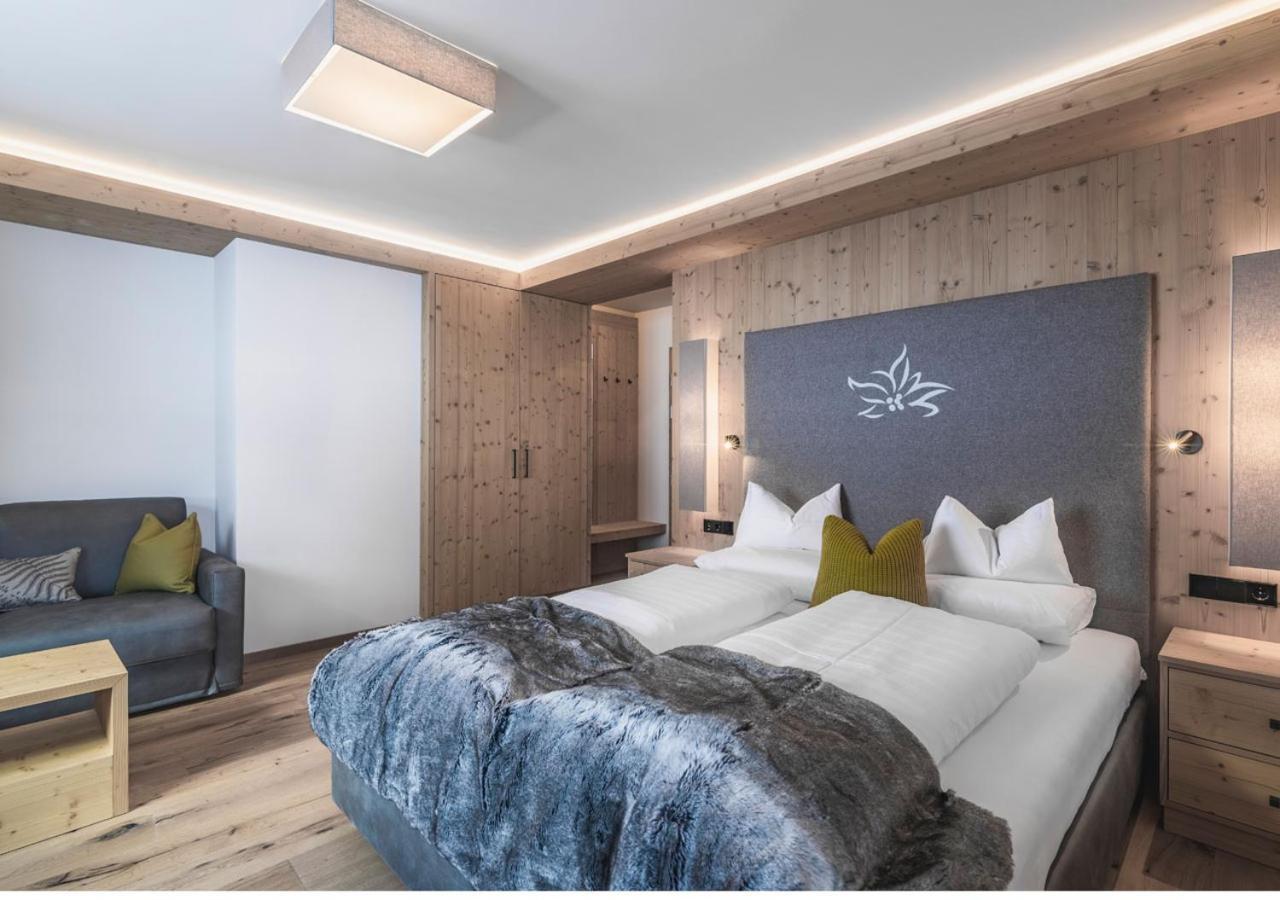 Hotel & Chalets Edelweiss Madonna  Εξωτερικό φωτογραφία